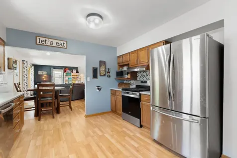 305 Le Sueur Avenue Eagle Lake MN 56024