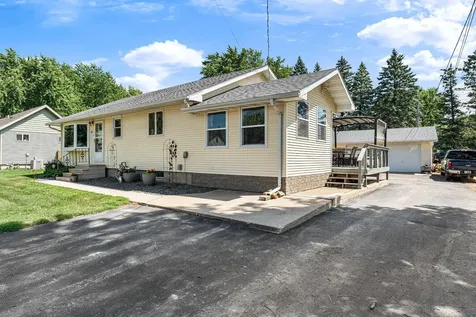 305 Le Sueur Avenue Eagle Lake MN 56024