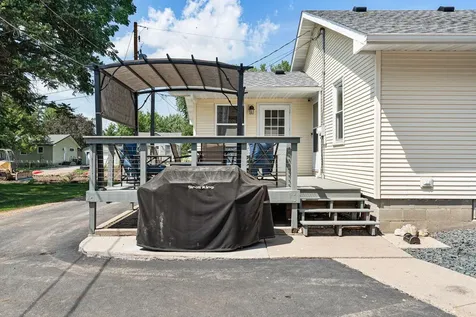 305 Le Sueur Avenue Eagle Lake MN 56024