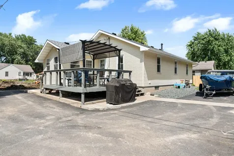 305 Le Sueur Avenue Eagle Lake MN 56024