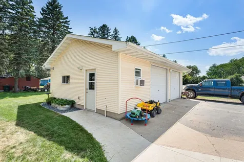 305 Le Sueur Avenue Eagle Lake MN 56024