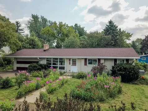 6229 10th Street N Oakdale MN 55128