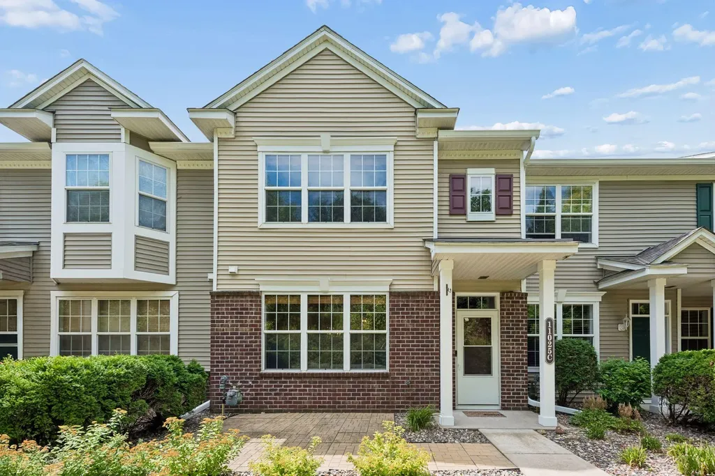 11025 Oak Grove Circle Woodbury MN 55129