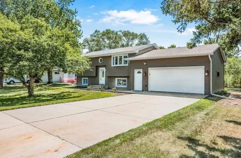1808 W River Street Monticello MN 55362