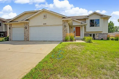 2215 Hulett Avenue Faribault MN 55021