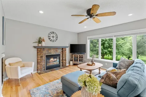 2213 Emerald Lane Saint Paul MN 55119