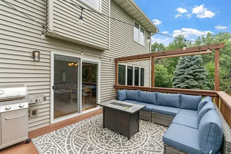 2213 Emerald Lane Saint Paul MN 55119