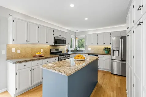 2213 Emerald Lane Saint Paul MN 55119
