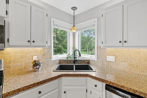 2213 Emerald Lane Saint Paul MN 55119