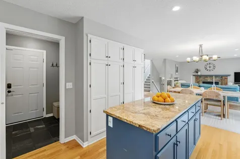 2213 Emerald Lane Saint Paul MN 55119