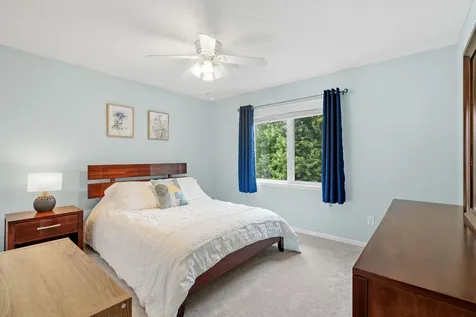 2213 Emerald Lane Saint Paul MN 55119