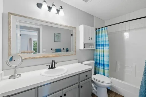 2213 Emerald Lane Saint Paul MN 55119