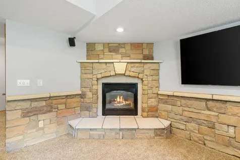 2213 Emerald Lane Saint Paul MN 55119