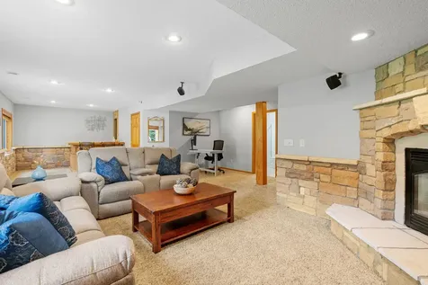 2213 Emerald Lane Saint Paul MN 55119