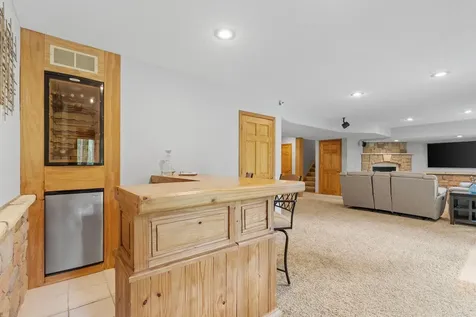 2213 Emerald Lane Saint Paul MN 55119