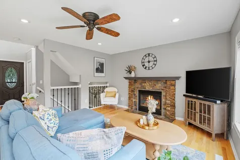 2213 Emerald Lane Saint Paul MN 55119