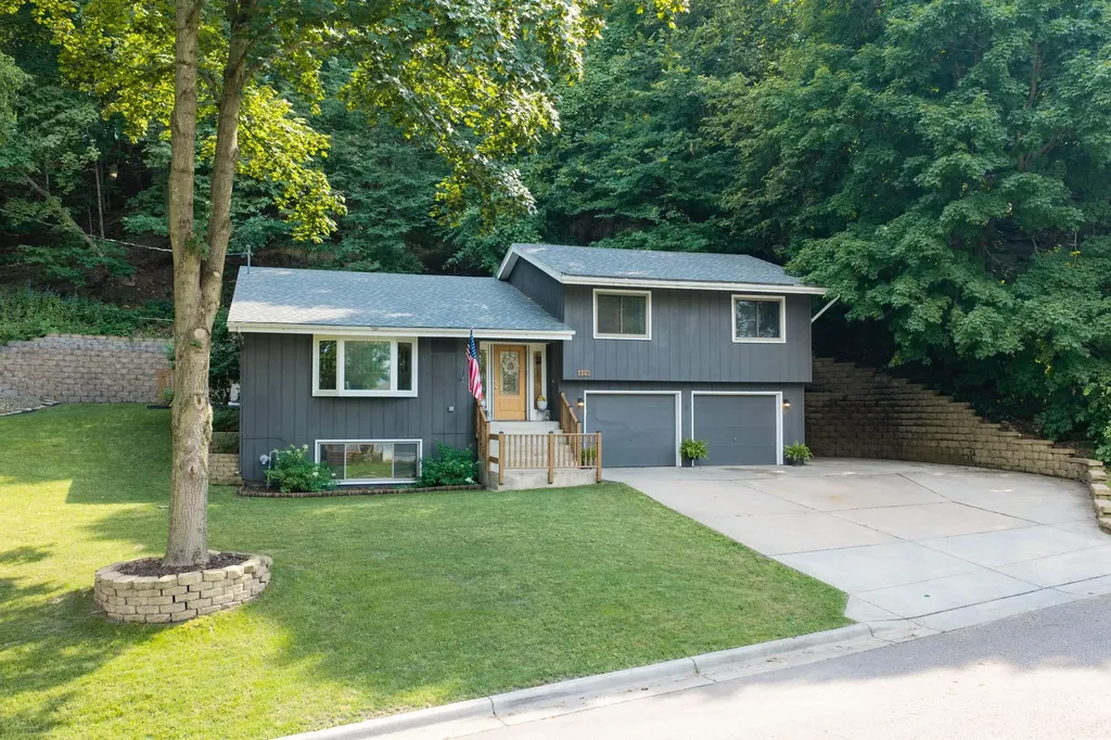 419 Mill Street E Cannon Falls MN 55009