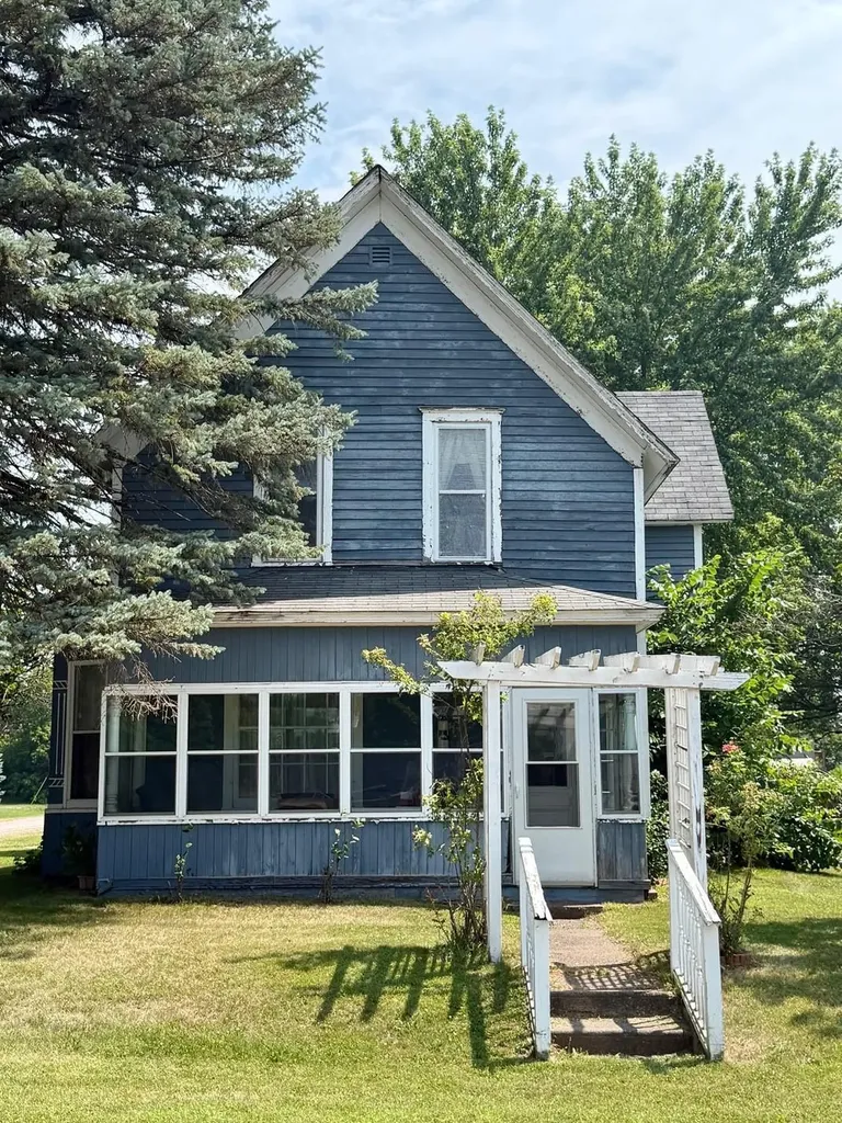 43687 Gates Avenue Harris MN 55032