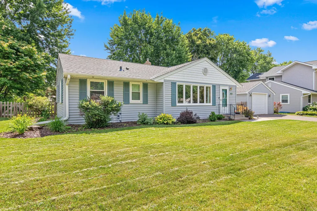 3786 Howard Avenue White Bear Lake MN 55110