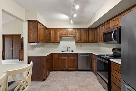 7051 Robinwood Trail Woodbury MN 55125