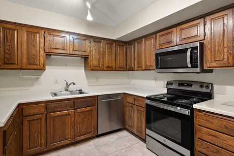 7051 Robinwood Trail Woodbury MN 55125