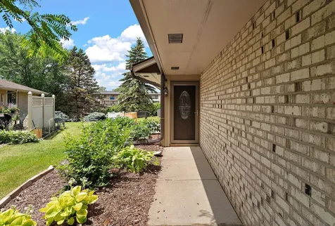 7051 Robinwood Trail Woodbury MN 55125