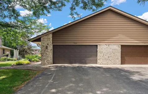 7051 Robinwood Trail Woodbury MN 55125