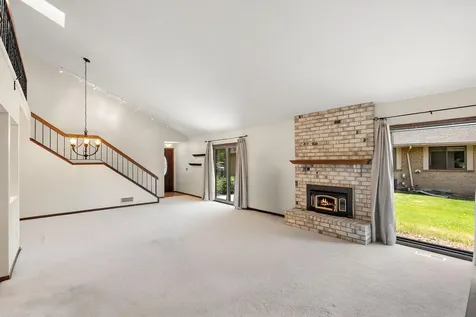 7051 Robinwood Trail Woodbury MN 55125