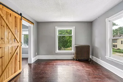 958 26th Avenue NE Minneapolis MN 55418