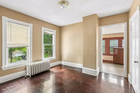 958 26th Avenue NE Minneapolis MN 55418