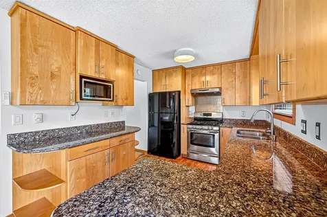 233 Sitka Street Duluth MN 55811