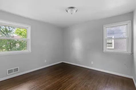 2168 Hawthorne Avenue E Saint Paul MN 55119