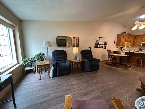 4740 10th Avenue S Fargo ND 58103
