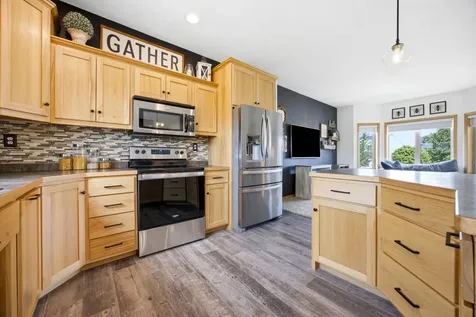 729 36th Avenue W West Fargo ND 58078