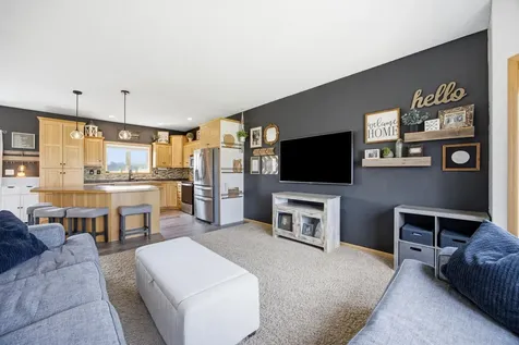 729 36th Avenue W West Fargo ND 58078