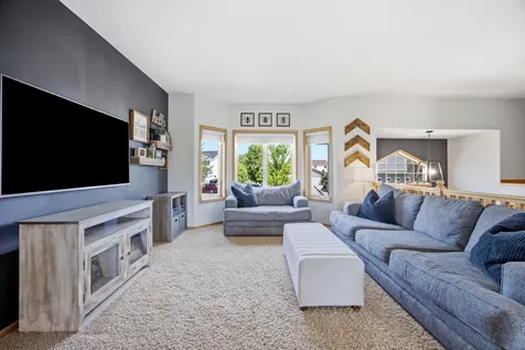 729 36th Avenue W West Fargo ND 58078