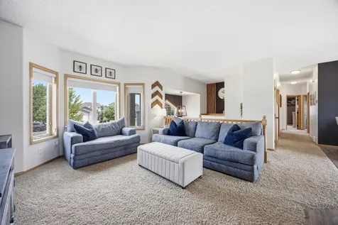 729 36th Avenue W West Fargo ND 58078