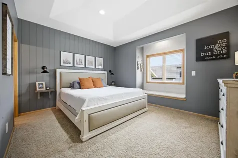 729 36th Avenue W West Fargo ND 58078