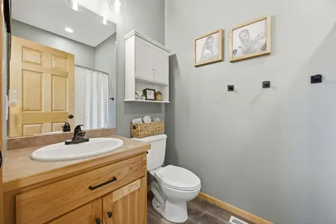 729 36th Avenue W West Fargo ND 58078