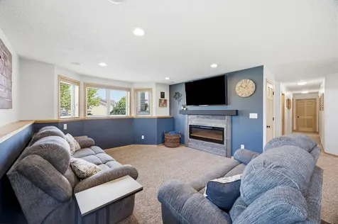 729 36th Avenue W West Fargo ND 58078