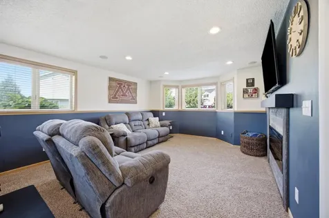 729 36th Avenue W West Fargo ND 58078