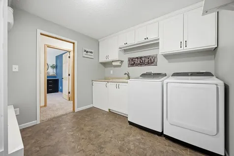 729 36th Avenue W West Fargo ND 58078