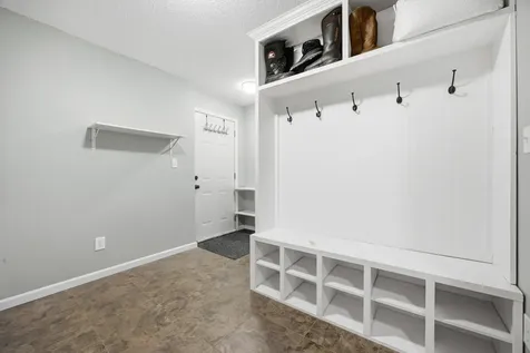 729 36th Avenue W West Fargo ND 58078