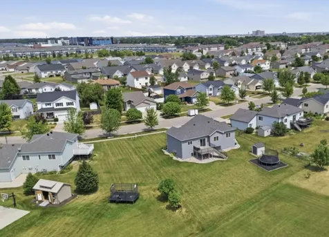 729 36th Avenue W West Fargo ND 58078