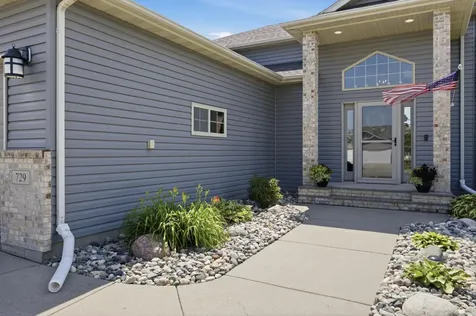 729 36th Avenue W West Fargo ND 58078