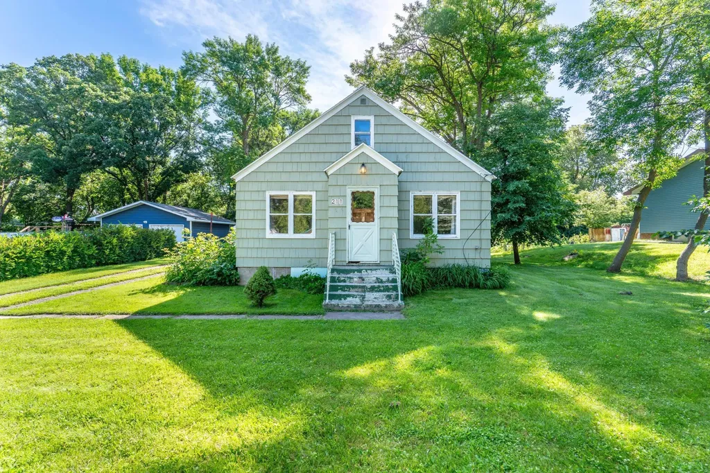 211 5th Street SE Pelican Rapids MN 56572