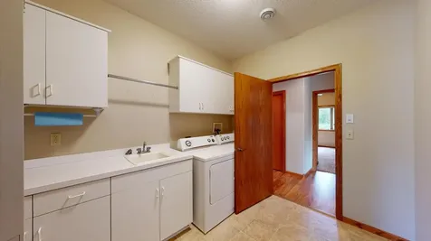 1802 Crystal Drive Albert Lea MN 56007
