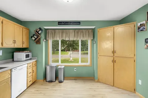 1320 Honeysuckle Lane SE Cambridge MN 55008