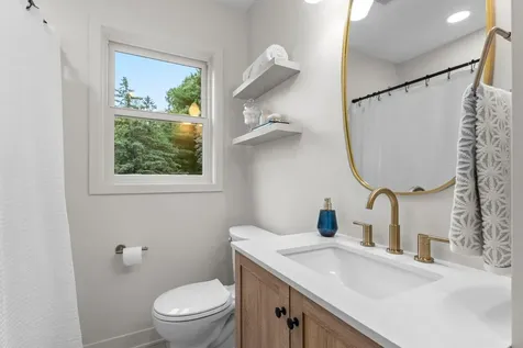 6667 Moorland Drive Eden Prairie MN 55346