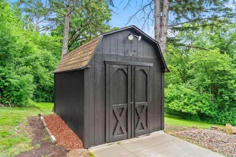 6667 Moorland Drive Eden Prairie MN 55346
